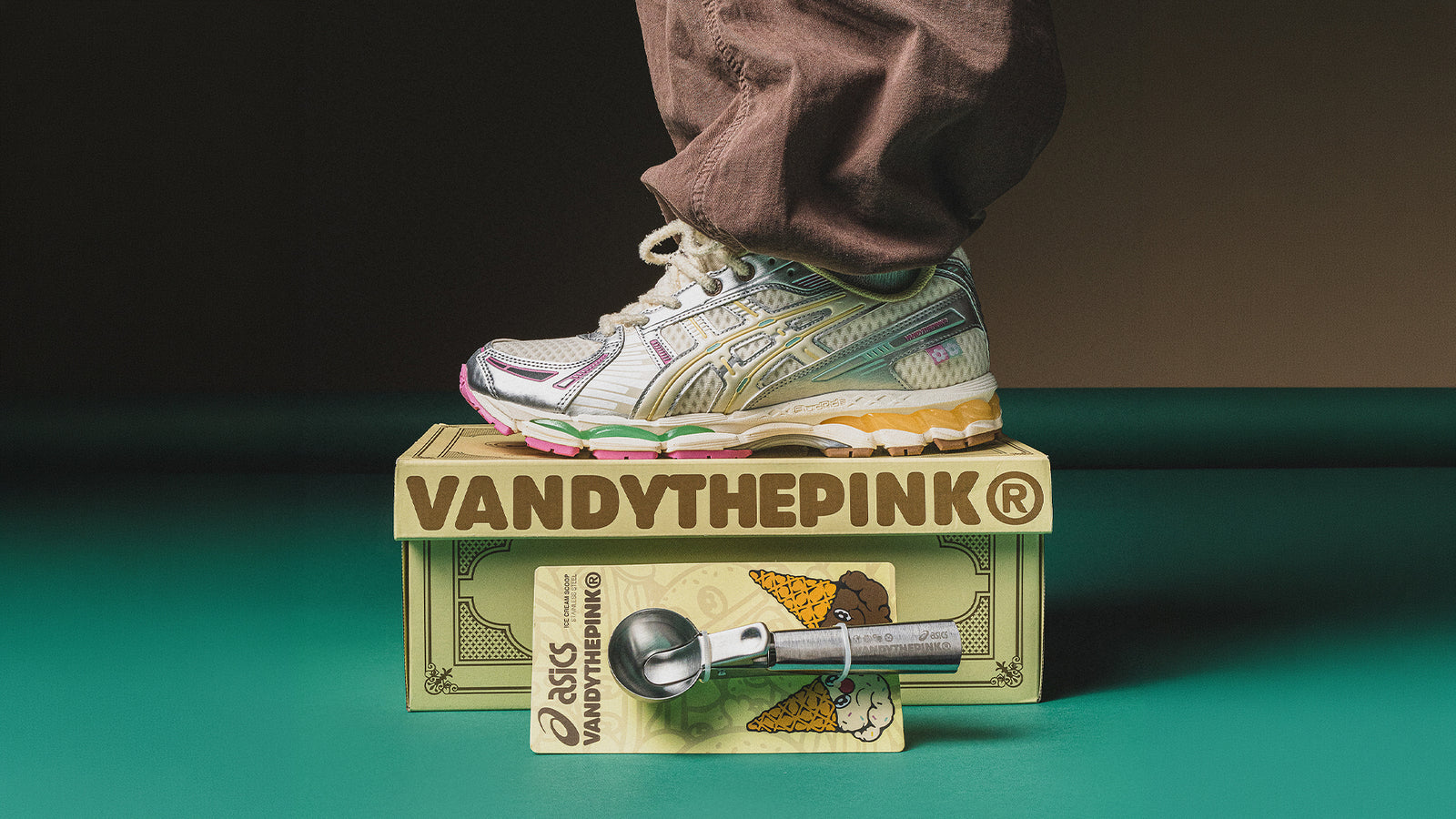 ASICS x VANDYTHEPINK GEL-KAYANO 12.1 "Vanilla"